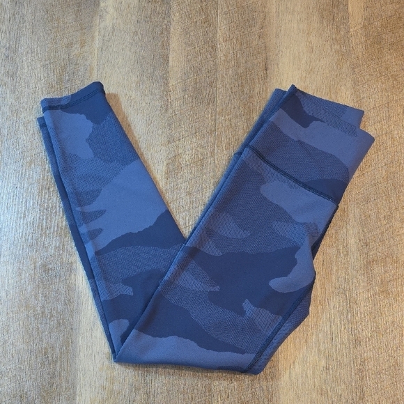 aerie Pants - Aerie  Navy Camouflage Workout Leggings. Size S